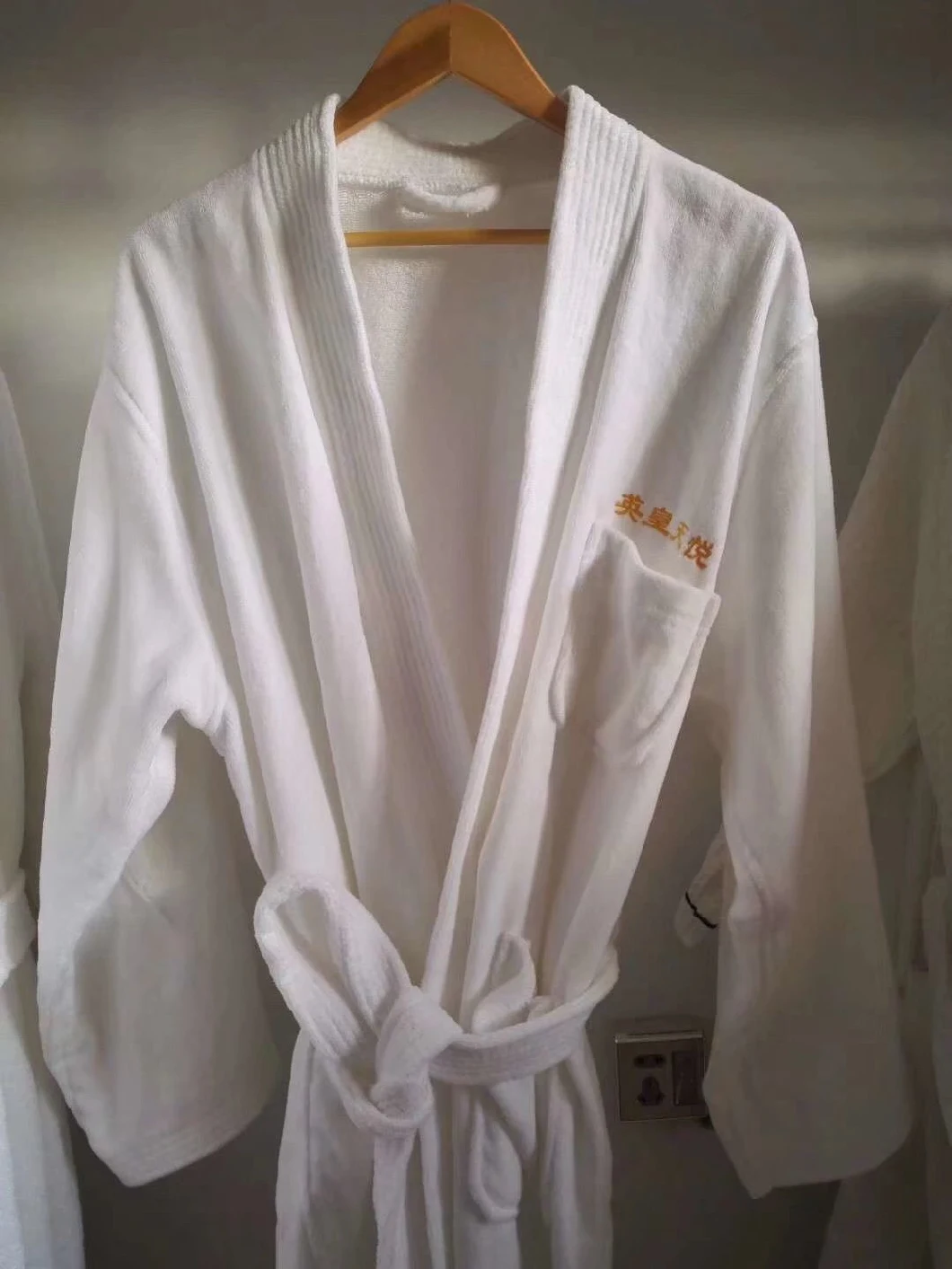 Hotel Bath Robe with 100% Cotton for Hotel Room Using